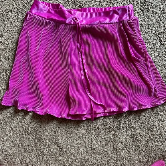 Women’s Shorts - Picture 4 of 4